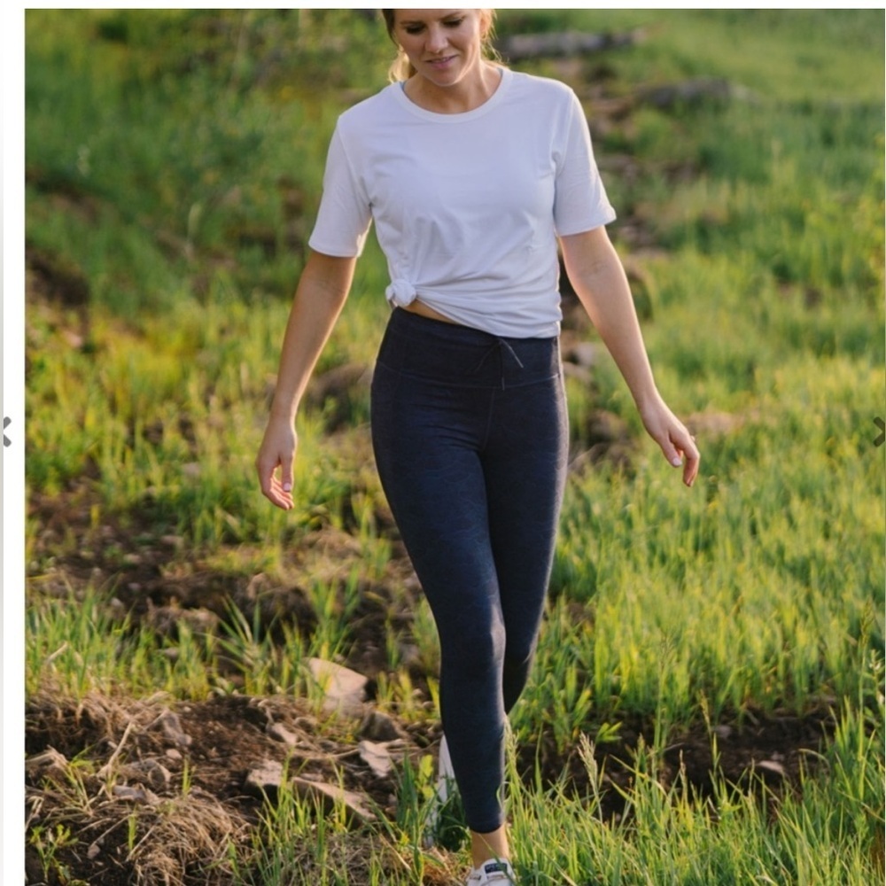 Zyia Navy Terrace Pocket Drawstring Luxe 7/8‎ 24” Leggings Size 4 NWT